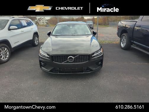 2022 Volvo S60 T5 Momentum
