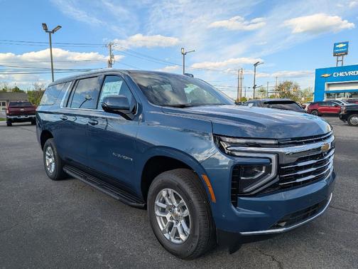Lakeshore Blue Metallic 2026 Chevrolet Suburban LT