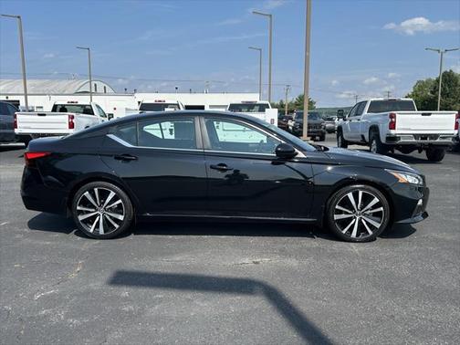 2022 Nissan Altima SR FWD