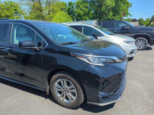 Midnight Black Metallic 2023 Toyota Sienna XSE 7 Passenger