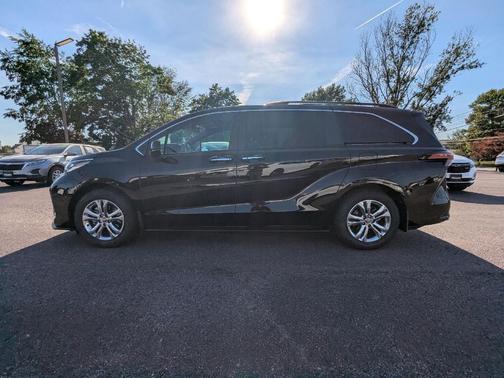 Midnight Black Metallic 2023 Toyota Sienna XSE 7 Passenger