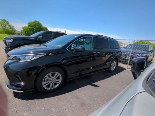 Midnight Black Metallic 2023 Toyota Sienna XSE 7 Passenger