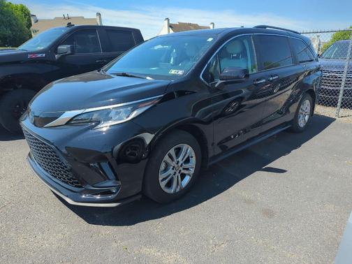 Midnight Black Metallic 2023 Toyota Sienna XSE 7 Passenger
