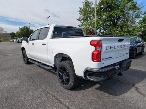 Summit White 2021 Chevrolet Silverado 1500 Custom Trail Boss
