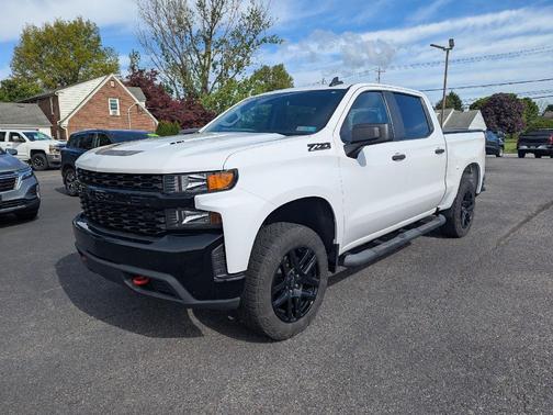 Summit White 2021 Chevrolet Silverado 1500 Custom Trail Boss