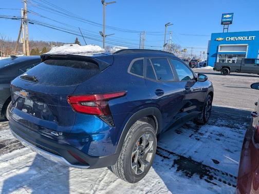 2024 Chevrolet Trax LT