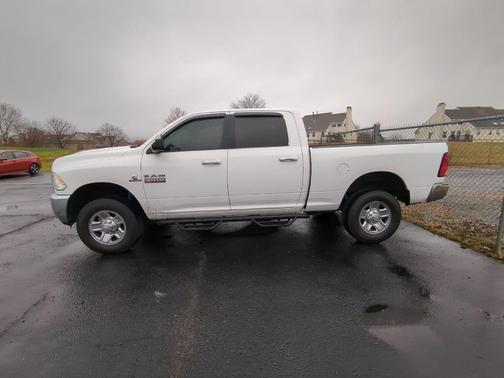 2018 RAM 2500 SLT Crew Cab 4x4 6'4' Box