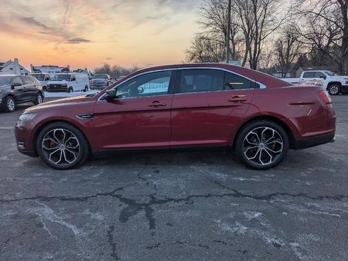 2016 Ford Taurus SHO