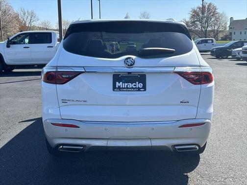 2022 Buick Enclave AWD Essence