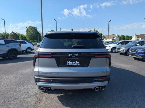 Sterling Gray Metallic 2026 Chevrolet Traverse LT