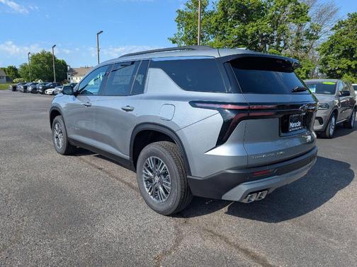 Sterling Gray Metallic 2026 Chevrolet Traverse LT