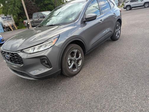 Carbonized Gray Metallic 2025 Ford Escape ST-Line Select