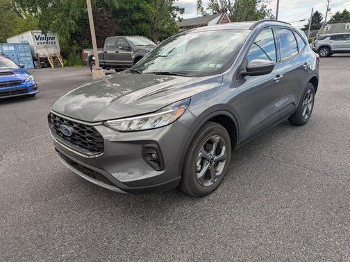 Carbonized Gray Metallic 2025 Ford Escape ST-Line Select