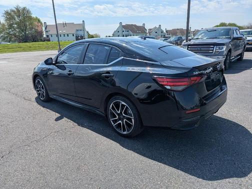 Super Black 2024 Nissan Sentra SR