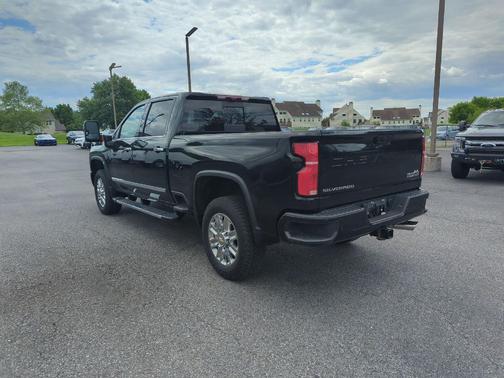 Black 2024 Chevrolet Silverado 2500 High Country