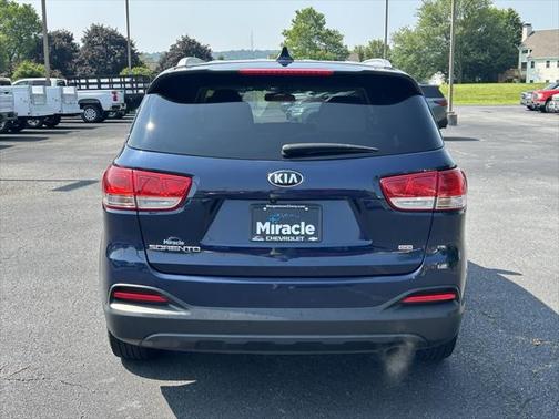 2018 Kia Sorento LX