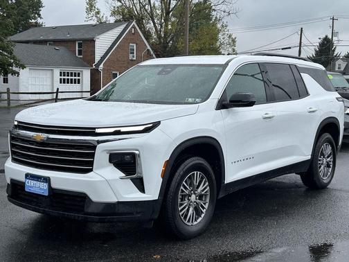 2025 Chevrolet Traverse LT