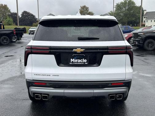 2025 Chevrolet Traverse LT