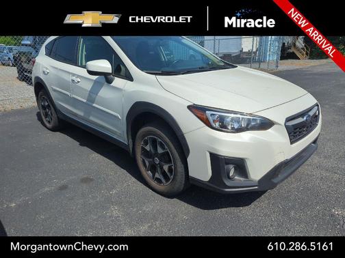 Crystal White Pearl 2018 Subaru Crosstrek 2.0i Premium