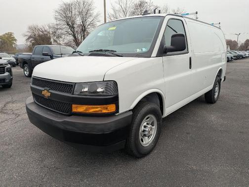 2025 Chevrolet Express 2500 RWD 2500 Regular Wheelbase WT