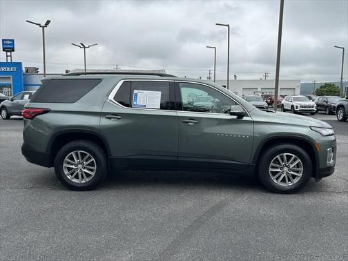 2022 Chevrolet Traverse LT Cloth