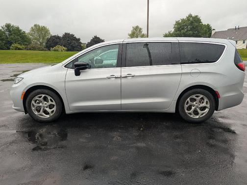 Silver Mist Clearcoat 2024 Chrysler Pacifica Limited