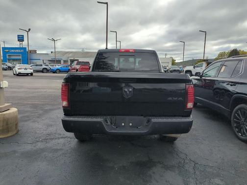 2023 RAM 1500 Classic Warlock Crew Cab 4x4 5'7' Box