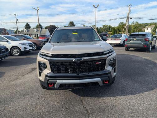 Sandstone Gray 2027 Chevrolet Traverse AWD Z71