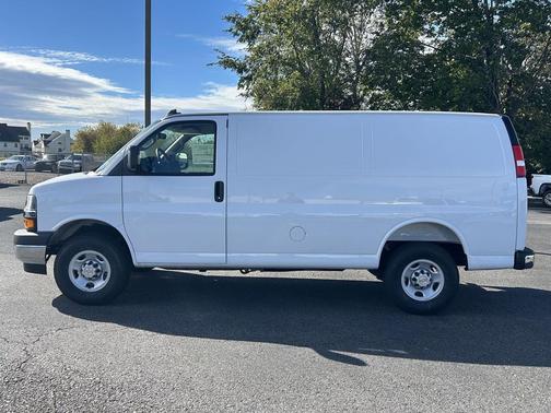 2025 Chevrolet Express 2500 RWD 2500 Regular Wheelbase WT