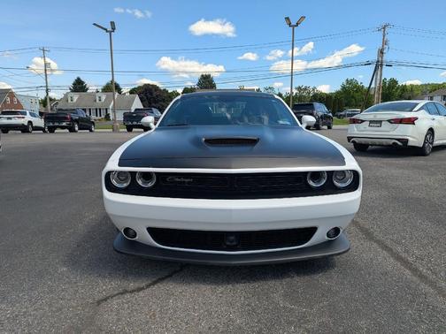 White Knuckle Clearcoat 2023 Dodge Challenger R/T Scat Pack