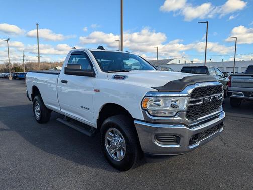 2022 RAM 2500 Tradesman Regular Cab 4x4 8' Box