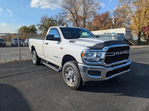 2022 RAM 2500 Tradesman Regular Cab 4x4 8' Box