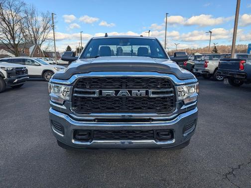 2022 RAM 2500 Tradesman Regular Cab 4x4 8' Box