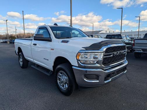 2022 RAM 2500 Tradesman Regular Cab 4x4 8' Box