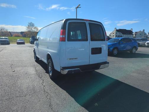 2024 Chevrolet Express 2500 RWD 2500 Regular Wheelbase WT