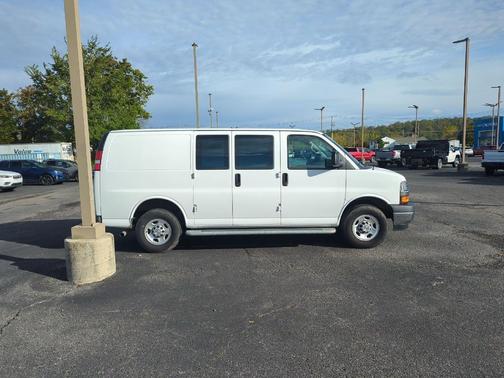 2024 Chevrolet Express 2500 RWD 2500 Regular Wheelbase WT