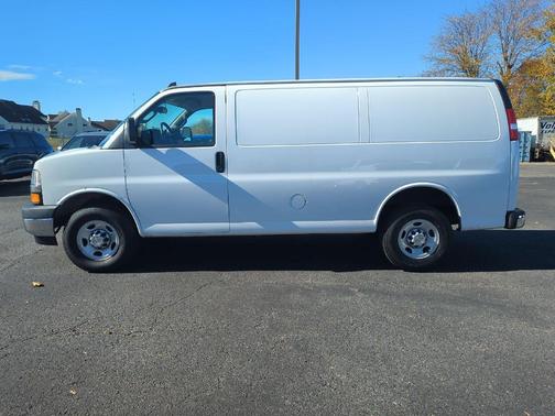 2024 Chevrolet Express 2500 RWD 2500 Regular Wheelbase WT