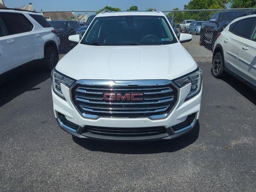 Summit White 2022 GMC Terrain SLT