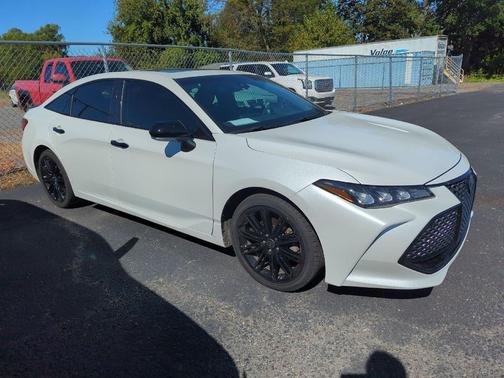 2022 Toyota Avalon Hybrid XSE