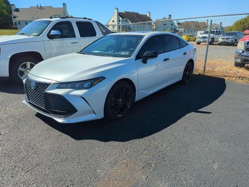 2022 Toyota Avalon Hybrid XSE