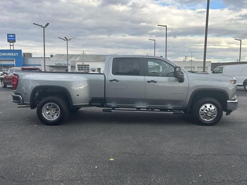 2026 Chevrolet Silverado 3500 WT