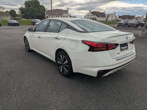 Pearl White Tricoat 2021 Nissan Altima 2.5 SV