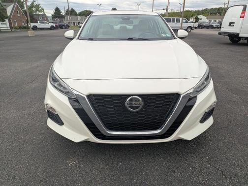 Pearl White Tricoat 2021 Nissan Altima 2.5 SV
