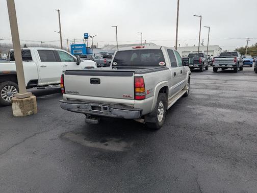 2006 GMC Sierra 1500 SL Crew Cab