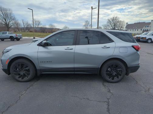 2023 Chevrolet Equinox LS