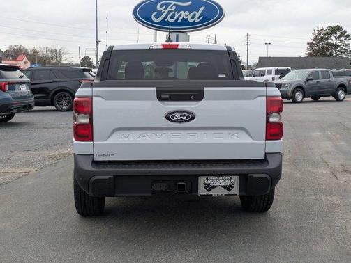 White Metallic 2026 Ford Maverick Lariat
