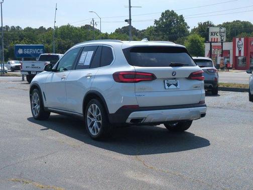 Mineral White Metallic 2022 BMW X5 xDrive40i