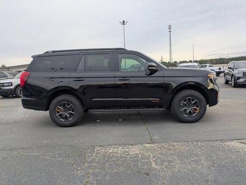 Agate Black Metallic 2026 Ford Expedition Tremor