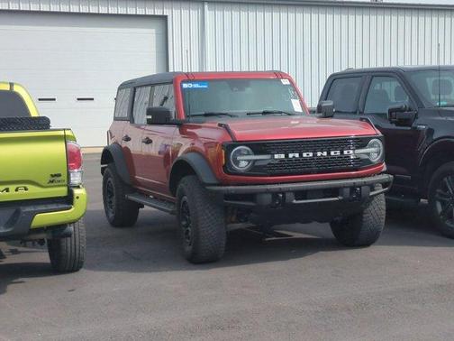Chili Pepper Red 2022 Ford Bronco Wildtrak