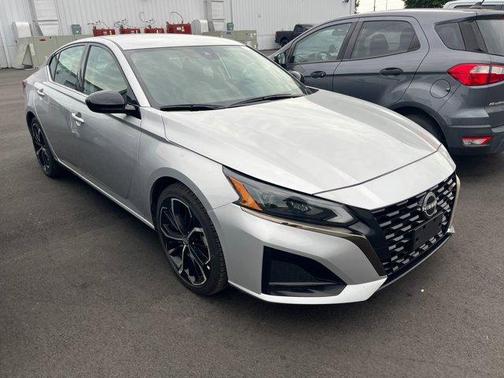 Brilliant Silver Metallic 2024 Nissan Altima 2.5 SR